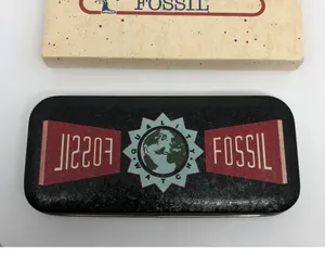 Vintage Retro 1990 Fossil Ladies Watch In Tin and Sleeve Hong Kong *Doesn't Work thumbnail 16