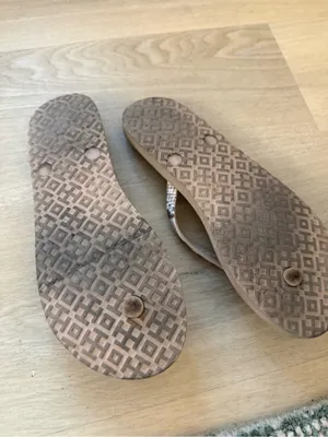 Tory Burch Beige and Brown Snake-Print Thong Sandals thumbnail 2