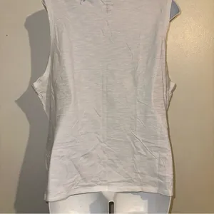 Banana Republic Short sleeve v neck cotton blend t-shirt in white size X-large thumbnail 16