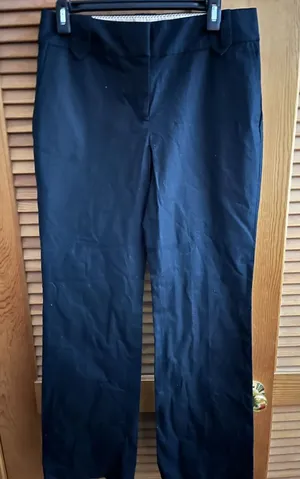 Ann Taylor Loft straight leg trousers in black sz 6 thumbnail 1