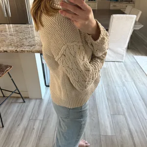 Universal Thread Cream Knit Sweater Medium Lace Detail Sleeves thumbnail 4