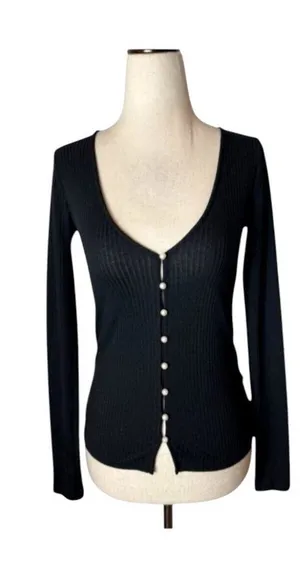 Aritzia Wilfred Sweater‎ Women XXS Black Pearl Button Ribbed Knit Top Whimsigoth thumbnail 1