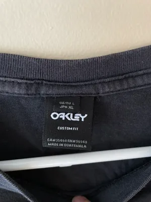 Oakley tee thumbnail 3
