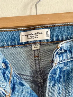 Abercrombie 90’s Straight Ultra High Rise thumbnail 3