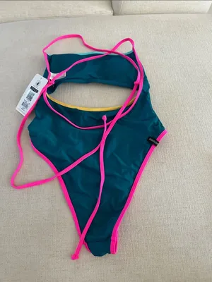 Body Glove Women Devon One Piece Swimsuit with Cutout Front, Green, Size XS, NWT thumbnail 4