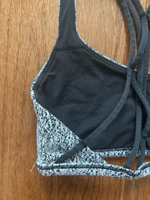 Lululemon Free To Be Zen Bra Power Luxtreme Spray Jacquard White Black - size 4 thumbnail 5