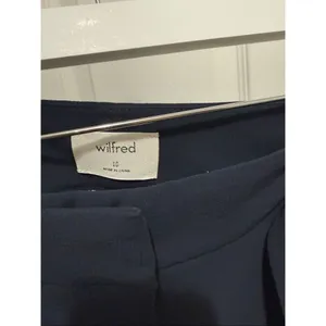 Aritzia Wilfred tie front cropped trouser pants size 10 thumbnail 3