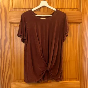Altar'd State Size Medium Maroon Twist Front Top thumbnail 5