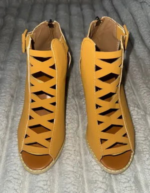 Tan Cutout Peep Toe Wedge Sandals Size 36 thumbnail 1
