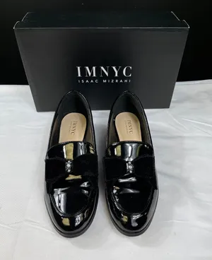 Isaac Mizrahi Womens Black Patent Leather Loafers With Velvet Bow Size 7 SKU 730 thumbnail 1