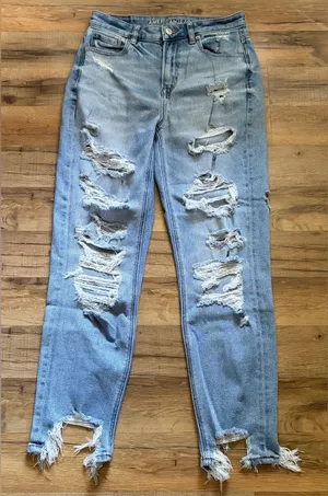 American Eagle Outfitter Light Wash High-Rise Ripped distressed Jeans Sz 4 denim thumbnail 1
