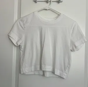Aritzia Wilfred Free Weekend Tee thumbnail 2