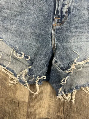 Good American Raw Hem Jean Shorts  thumbnail 4