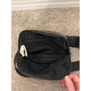 Lululemon Everywhere Crossbody Belt Bag,Heritage Camo Wash,Juniper Green& Blac thumbnail 12