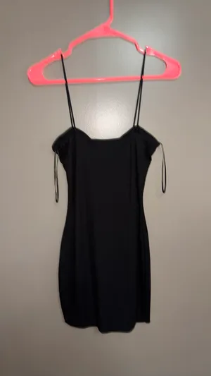 black dress thumbnail 3