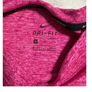 Nike Running Dri-Fit Crew Neck Long-Sleeve Shirt Medium Pink Athleisure Active thumbnail 7