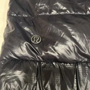 Lululemon Fluffiest Vest REVERSIBLE Black Ziggy Snake Pink Goose Down Sz 4‎ EUC thumbnail 6