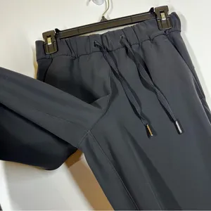 Lululemon On The Fly Pant Woven 27” Size 2 thumbnail 9