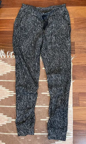 Lululemon Joggers thumbnail 1