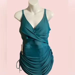 NWT Blooming Jelly Womens 1 Piece Tummy Control Twist Front Swim Dress Swimsuit thumbnail 4