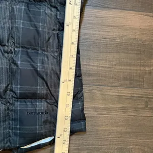 Patagonia Plaid Hooded Down Puffer Vest Black Grey Sherpa Lined Medium Gorpcore thumbnail 5