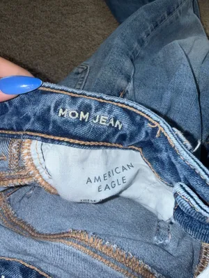 Frayed American Eagle Mom Jeans thumbnail 4