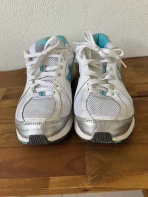 New Balance Sneakers thumbnail 2