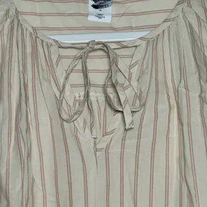 Melrose And Market Striped Tie Neck Blouse Top Women M Beige Pink Cotton‎ Casual thumbnail 3