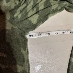 Old Navy Green Camp Patterned Plush-Knit Long-Sleeve Tee Large‎ Soft Layering thumbnail 9