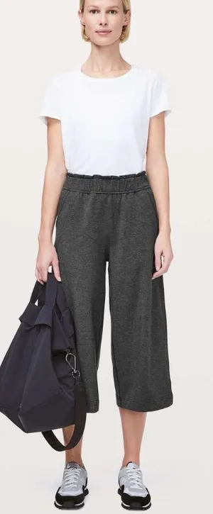LULULEMON Lululemon Hello Sunday Crop In Heathered Mod Black Size 12 Wide‎ Leg thumbnail 1