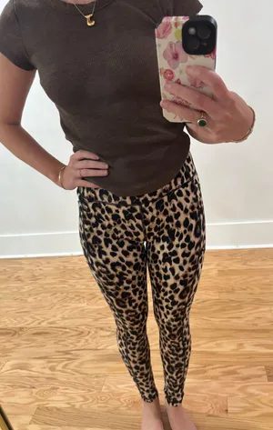 Victoria's Secret Cheetah Print Leggings thumbnail 1