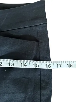 Old Navy Women's Black Pixie Never Fade Pants thumbnail 5