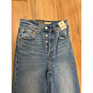 Levi's Ribcage Straight Jeans Women's 24x32 Super High Rise NWT Blue thumbnail 4