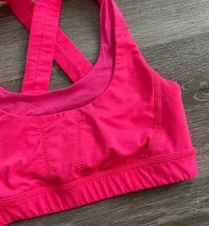 Lululemon Run: Stuff Your Bra thumbnail 6