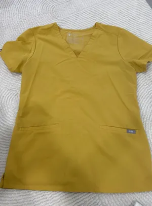FIGS Scrub Top thumbnail 1