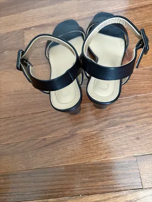 Moving Comfort Black Open-Toe Ankle-Strap Sandals thumbnail 4