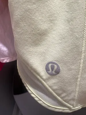 Lululemon Hotty Hot Shorts 2.5" thumbnail 4
