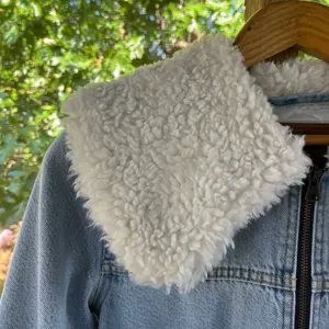 Levi’s Women's Retro Sherpa Denim Trucker Jacket Light Wash Size S thumbnail 7