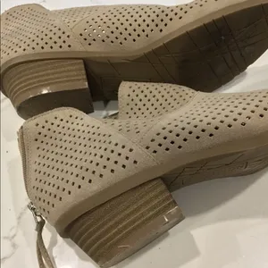 Like new suede booties Tan Size 9 thumbnail 2
