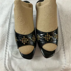 Black Leather Studded Brass Heels Slides Sandals Sz 8.5 Narrow made‎ in Italy thumbnail 2