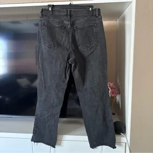 Abercrombie and Fitch Ankle Straight Ultra High Rise Black Distressed Jeans thumbnail 5