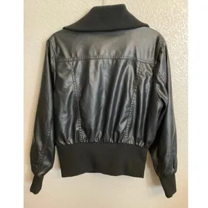 New Look Black Faux Leather Cropped Bomber Jacket Sz 1X thumbnail 2