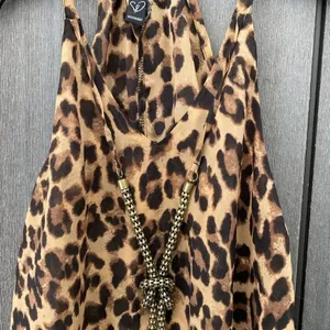 Windsor Animal Print Top With Chain‎ Tie thumbnail 2
