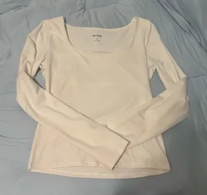 Hollister Long Sleeve thumbnail 1