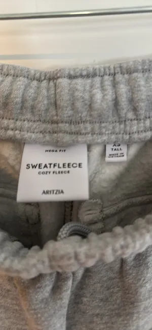 Aritzia Mega Sweatpants Cargo Fleece Cozy thumbnail 2