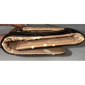 Vintage Guess Tan‎ & White Embossed Leather trifold wallet thumbnail 5