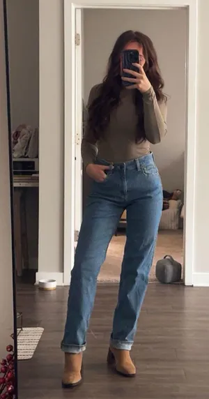 American Eagle Baggy Straight Super High-Rise Jeans thumbnail 1