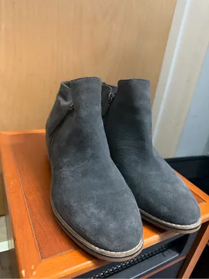 Blondo Women’s Gray Suede Waterproof Ankle Booties. Size: 8 thumbnail 2