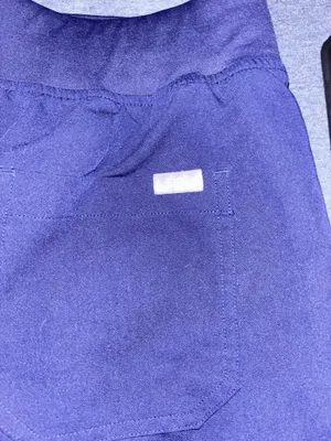 FIGS Straight Leg Scrub Pants | Medium Petite | Excellent Condition thumbnail 4
