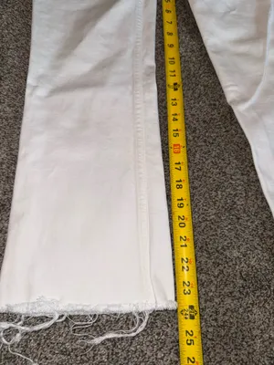 Zara High-Rise White Raw Hem Wide Leg Jeans thumbnail 2